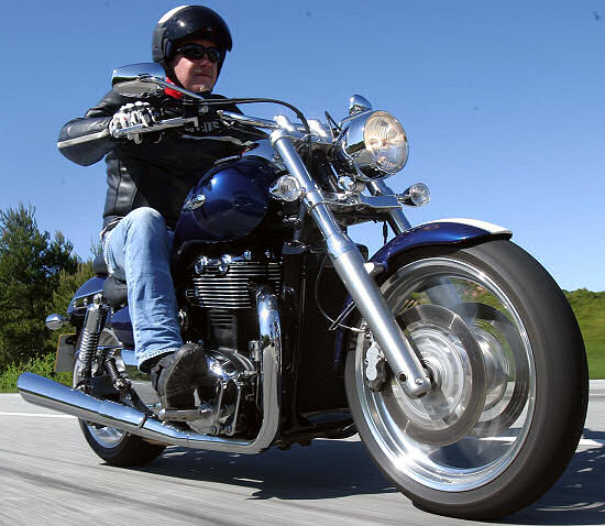 Prueba de la Triumph 1600 Thunderbird 2010