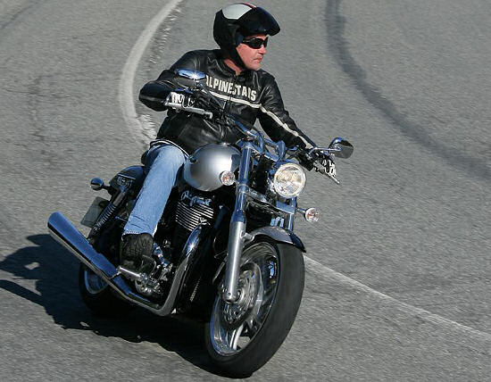 Prueba de la Triumph 1600 Thunderbird 2010