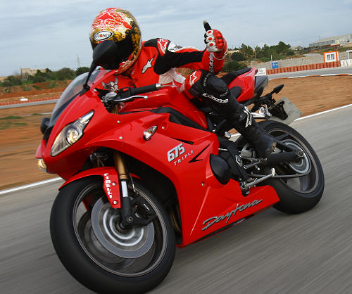 Prueba de la Triumph 675 Daytona 2009