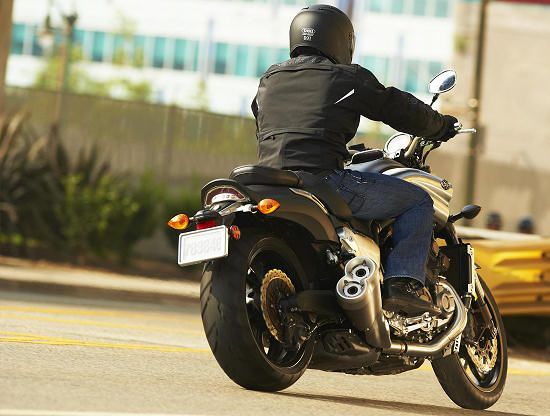 Prueba de la Yamaha 1700 V-MAX 2012
