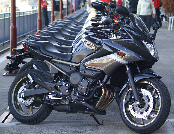 Prueba de la Yamaha XJ6 600 Diversion 2009