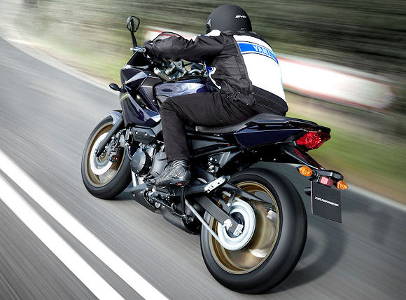 Prueba de la Yamaha XJ6 600 Diversion 2009