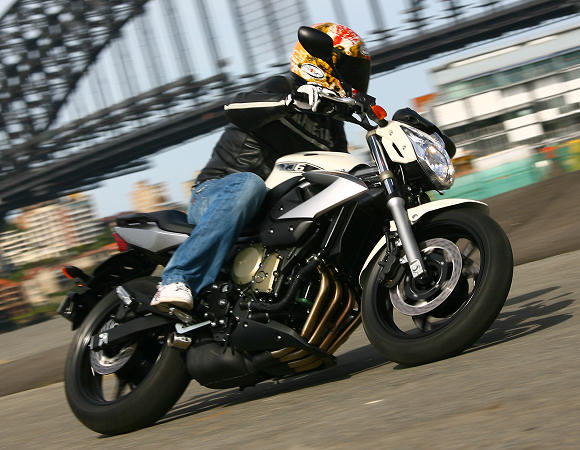 Prueba de la Yamaha XJ6 600 Naked 2009