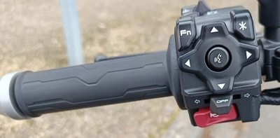 Commandes de la 800NK Advanced
