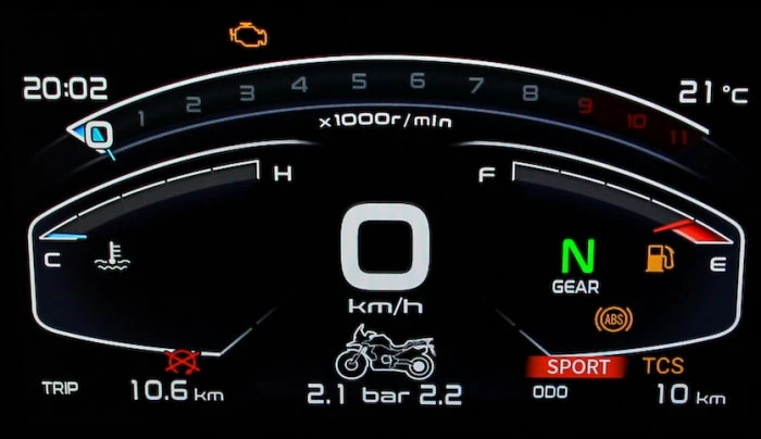 Voge DSX 900