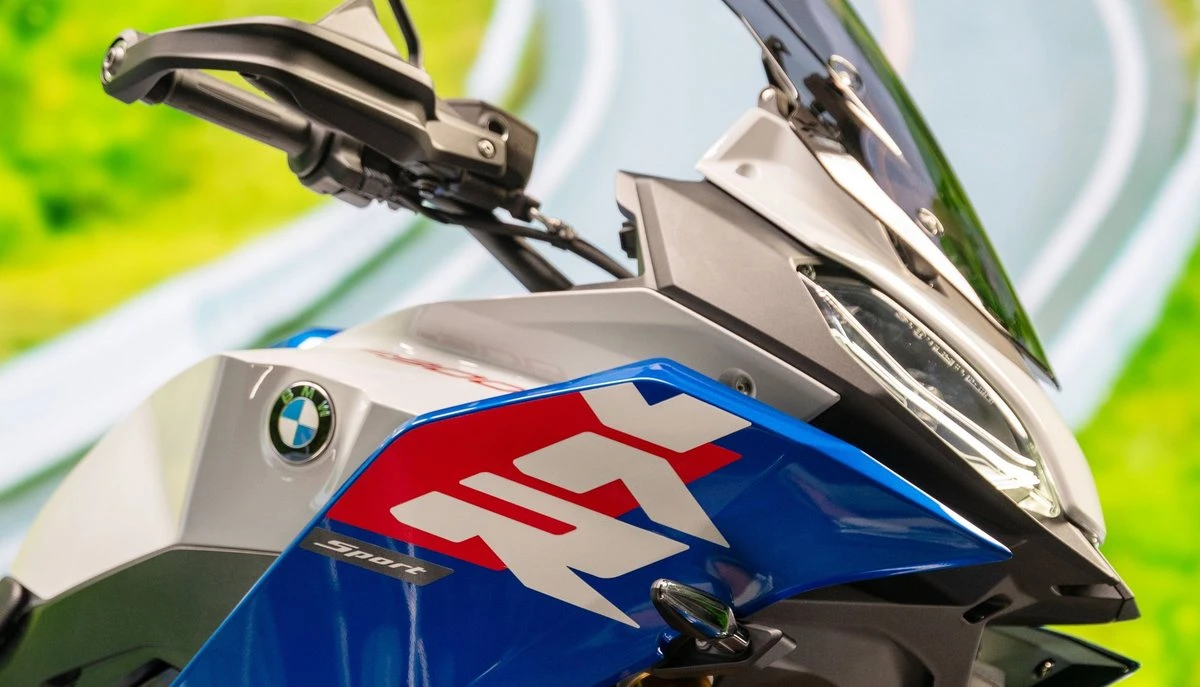 BMW F 900 XR  2025