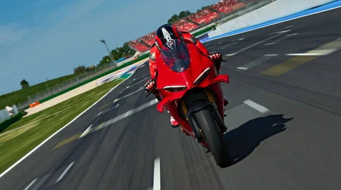 Ducati 1100 Panigale V4 S 2025