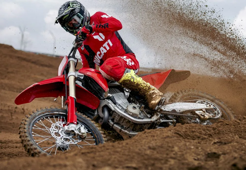 Ducati Desmo450 MX