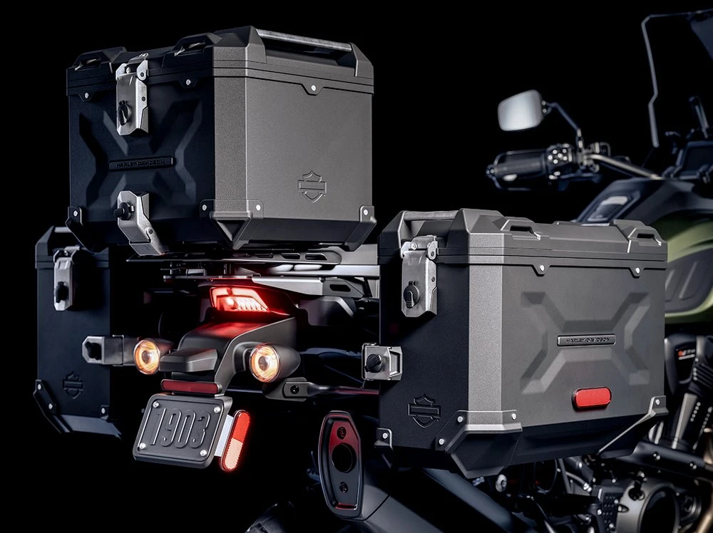 Le top-case et les valises d'une Harley-Davidson Pan America Limited 1250