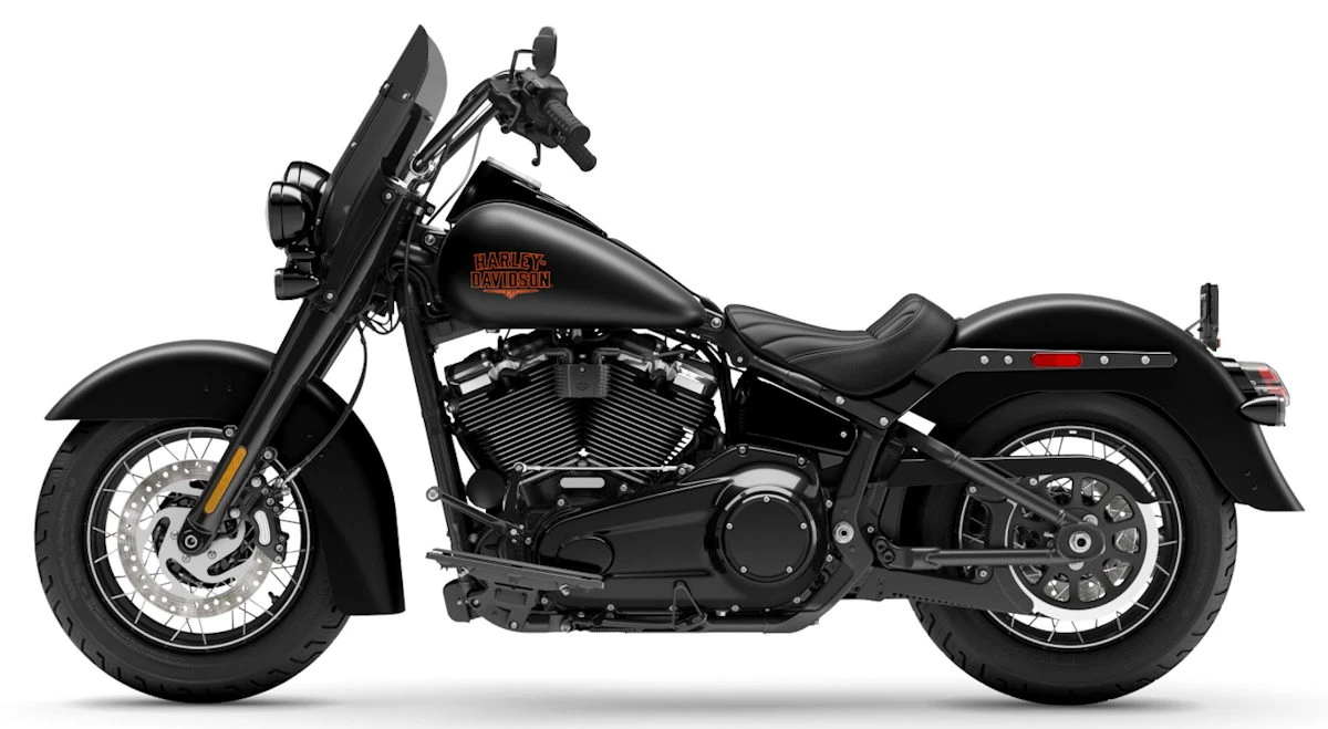 Une moto Harley-Davidson 117 ci Deadwood