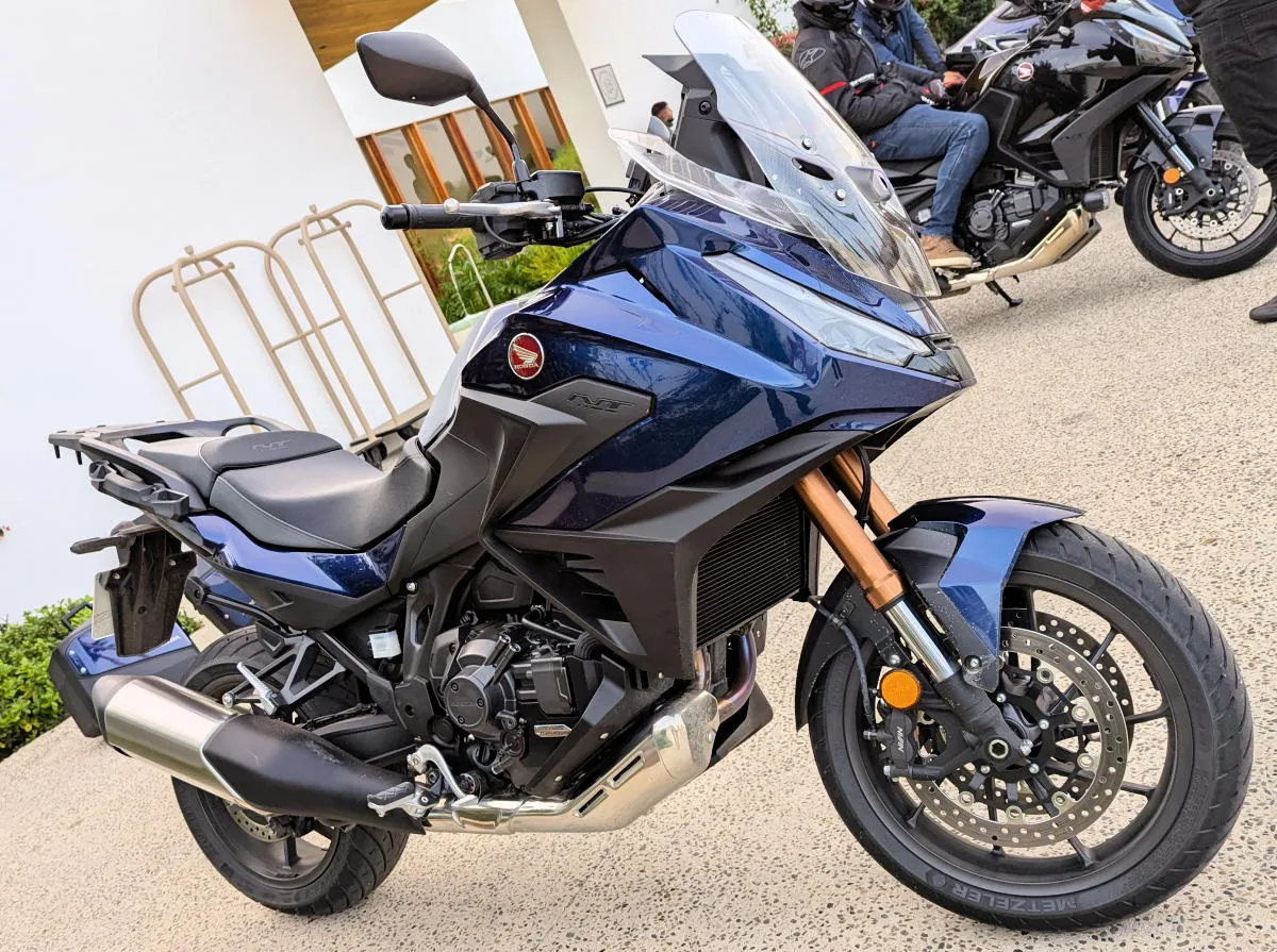 Essai de la Honda NT 1100 DCT Electronic Suspension