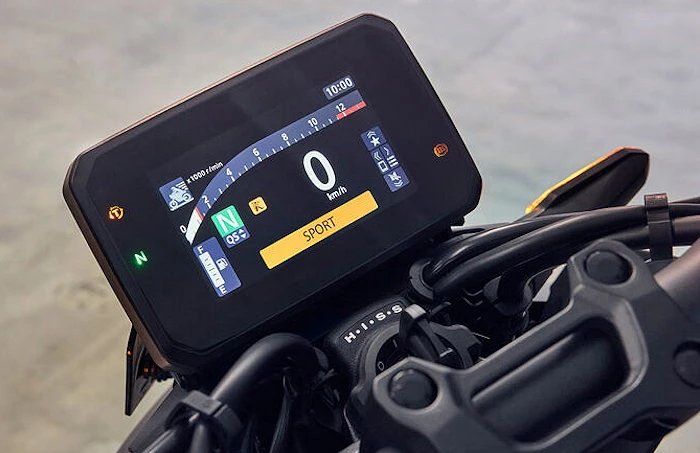 Honda CB 1000 Hornet 2025 - compteur TFT couleur