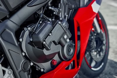 Vue du moteur de la CBR 650 R