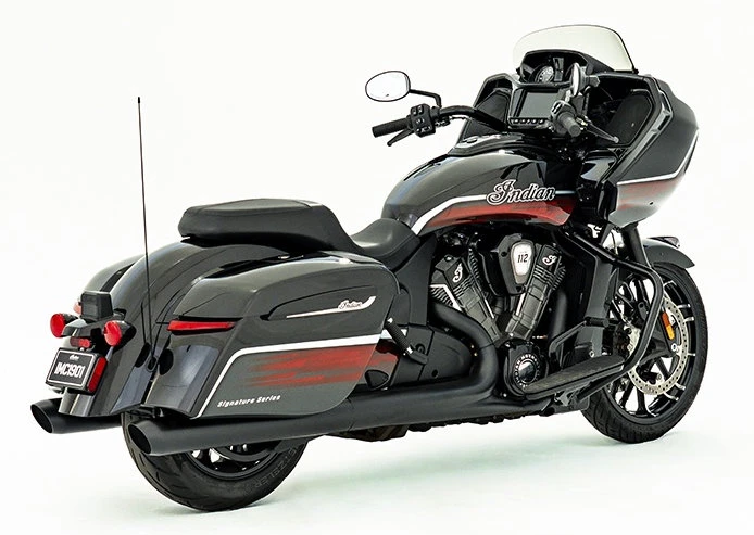Une moto Indian 1830 Challenger Signature Series