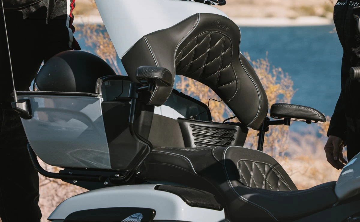 Partie arrière de l'Indian 1830 Roadmaster Limited / Dark Horse avec le moteur PowerPlus 112