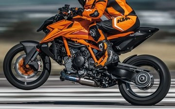 KTM Superduke 1390 R