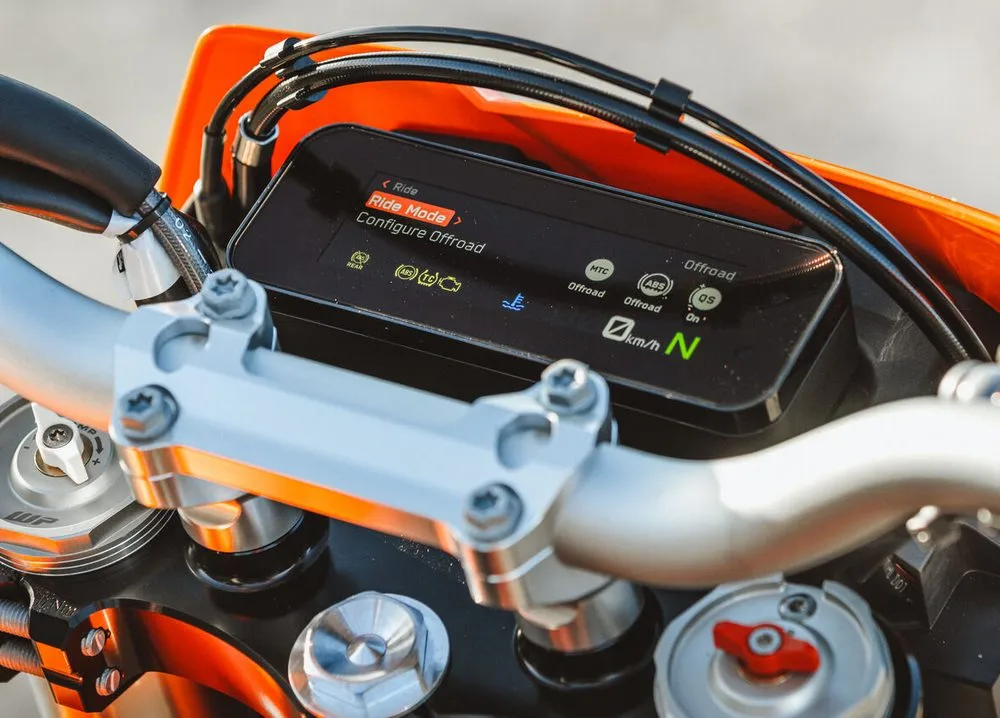 Le tableau de bord de la KTM 690 Enduro R de 2026