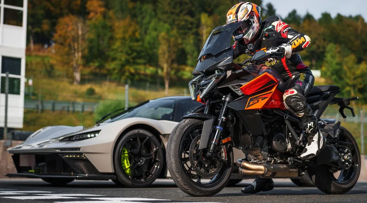 KTM Superduke 1390 R GT