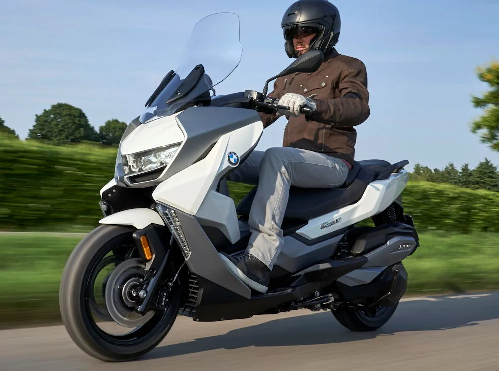 Un scooter BMW C 400 GT