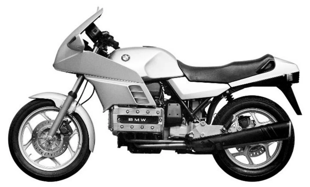 Une moto BMW K 100 RS