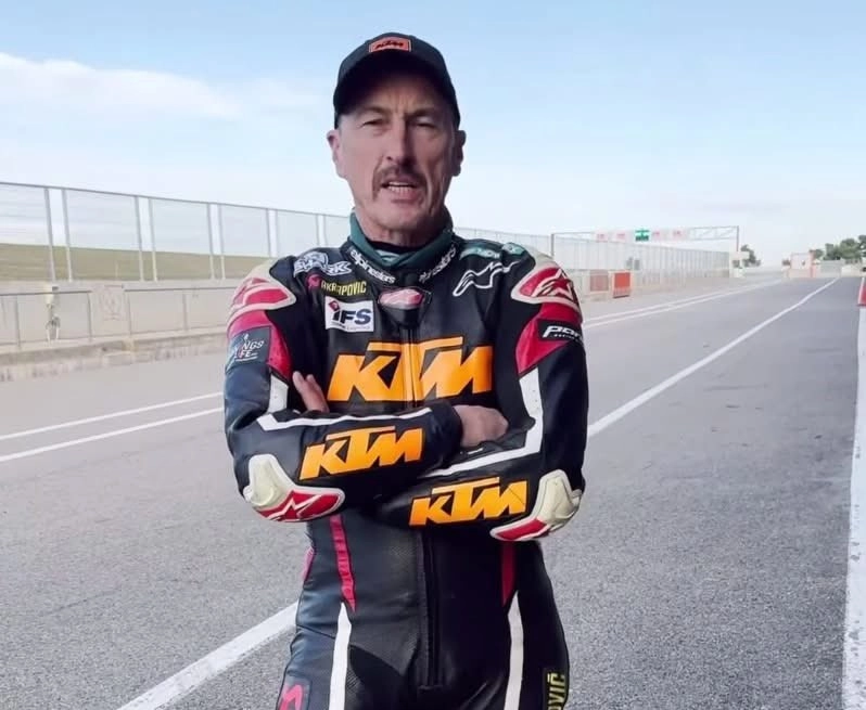 Jeremy-McWilliams-pilote-KTM-Superbike-JMac Racing