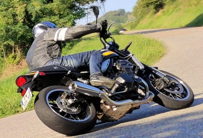 La Kawasaki Z 900 RS à l'essai sur MotoPlanete