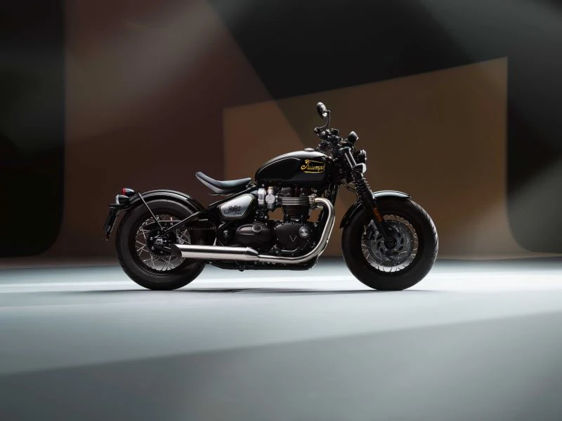 Moto-Triumph-ICON-EDITION-Bonneville-Bobber