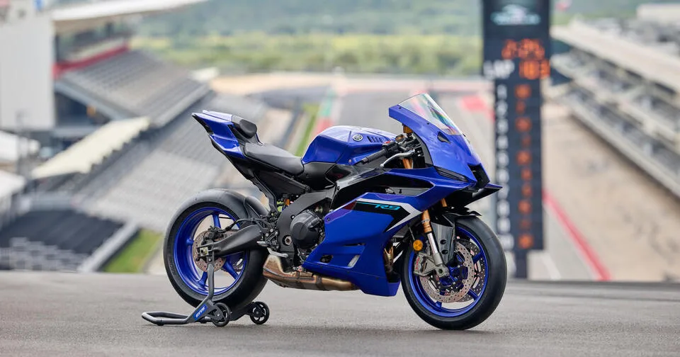 Moto-Yamaha-R9-2025-EICMA
