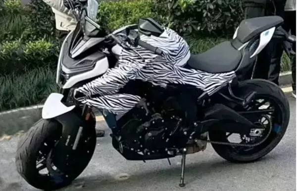 Nouveaute-CFMoto-Roadster-675NK