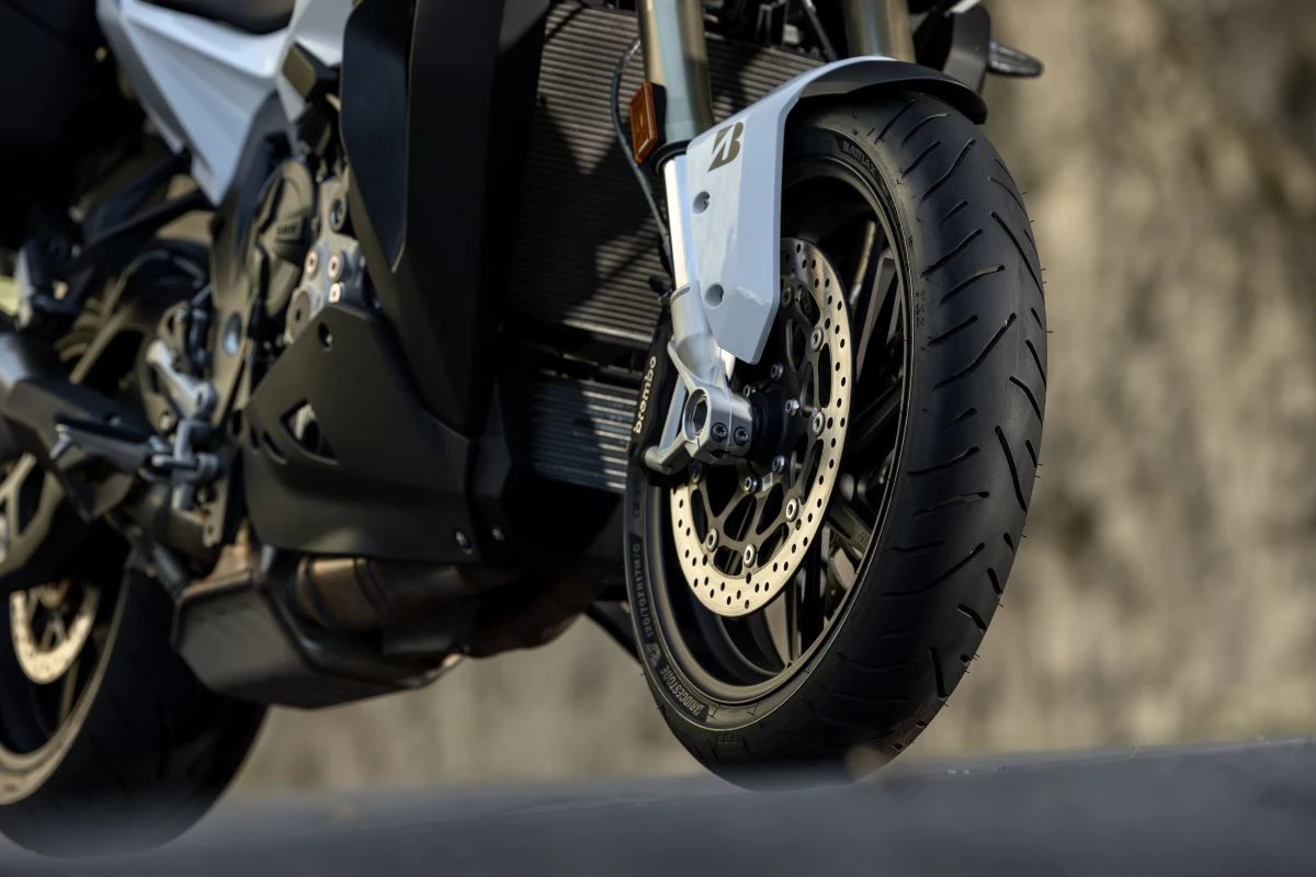 Pneus-moto-Sport-Bridgestone-battlaxT33