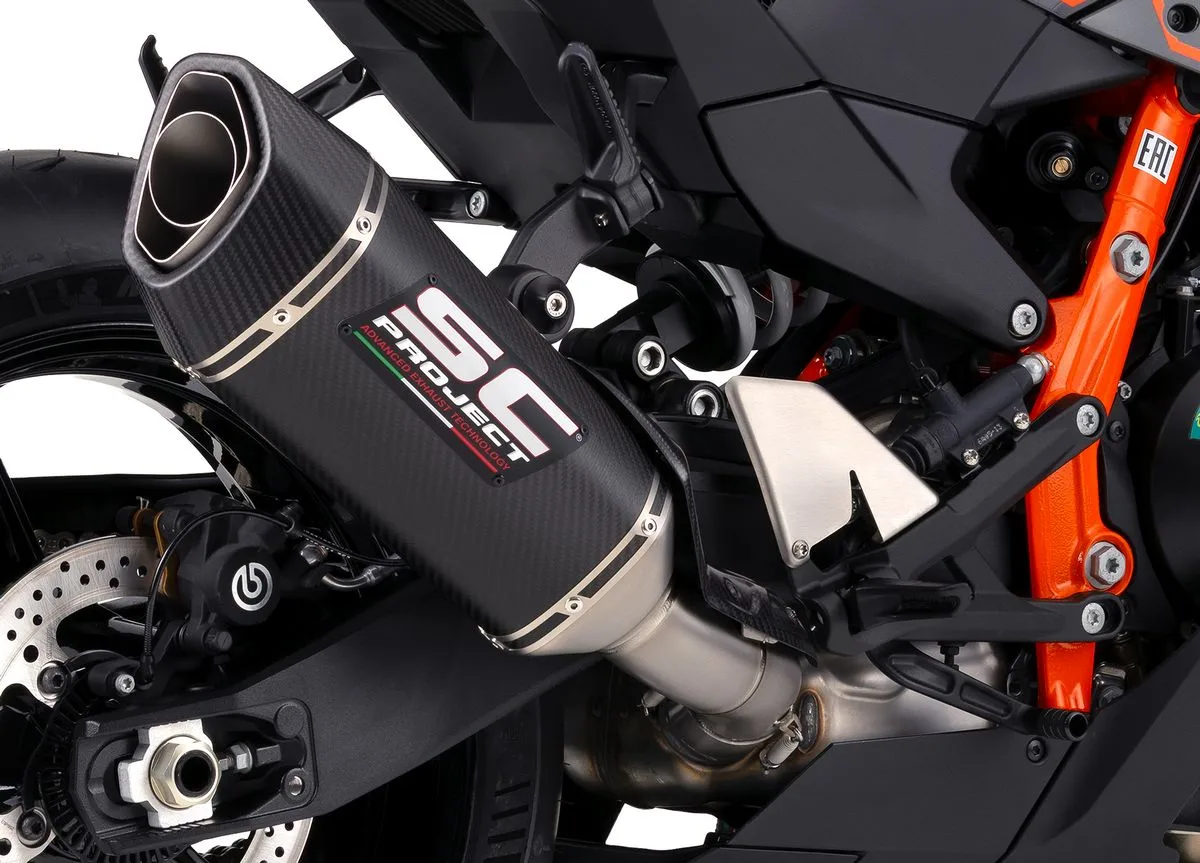 Un silencieux d'échappement SC-Project SC1R pour KTM 990 RC R