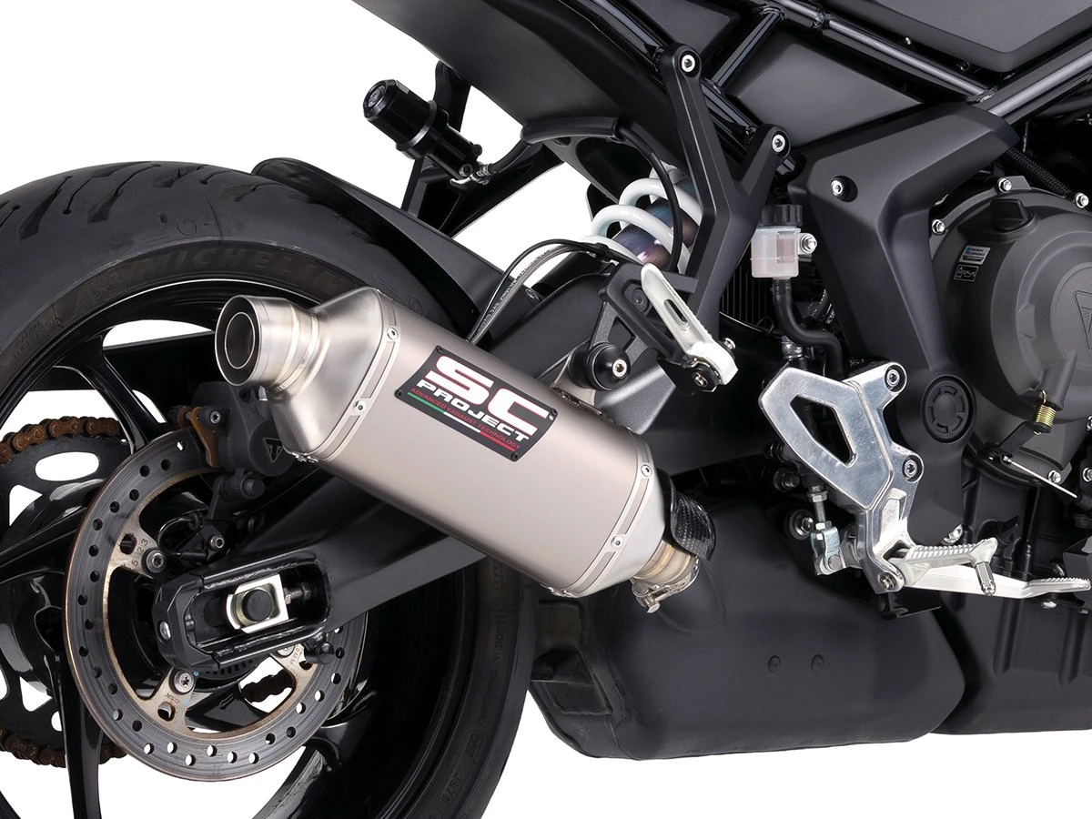 Un silencieux SC Project Rally Raid sur une Triumph Tiger Sport 800