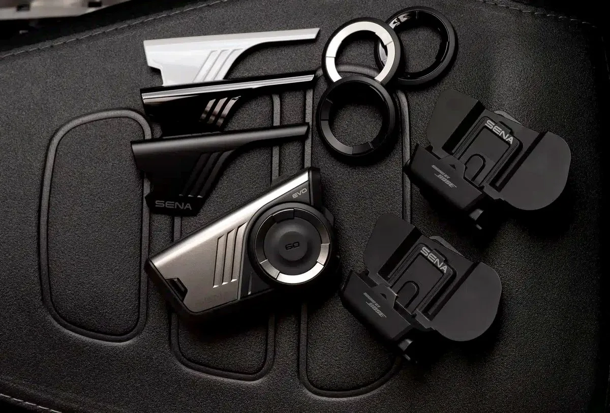 Un intercom moto Sena 60S Evo avec système Bose