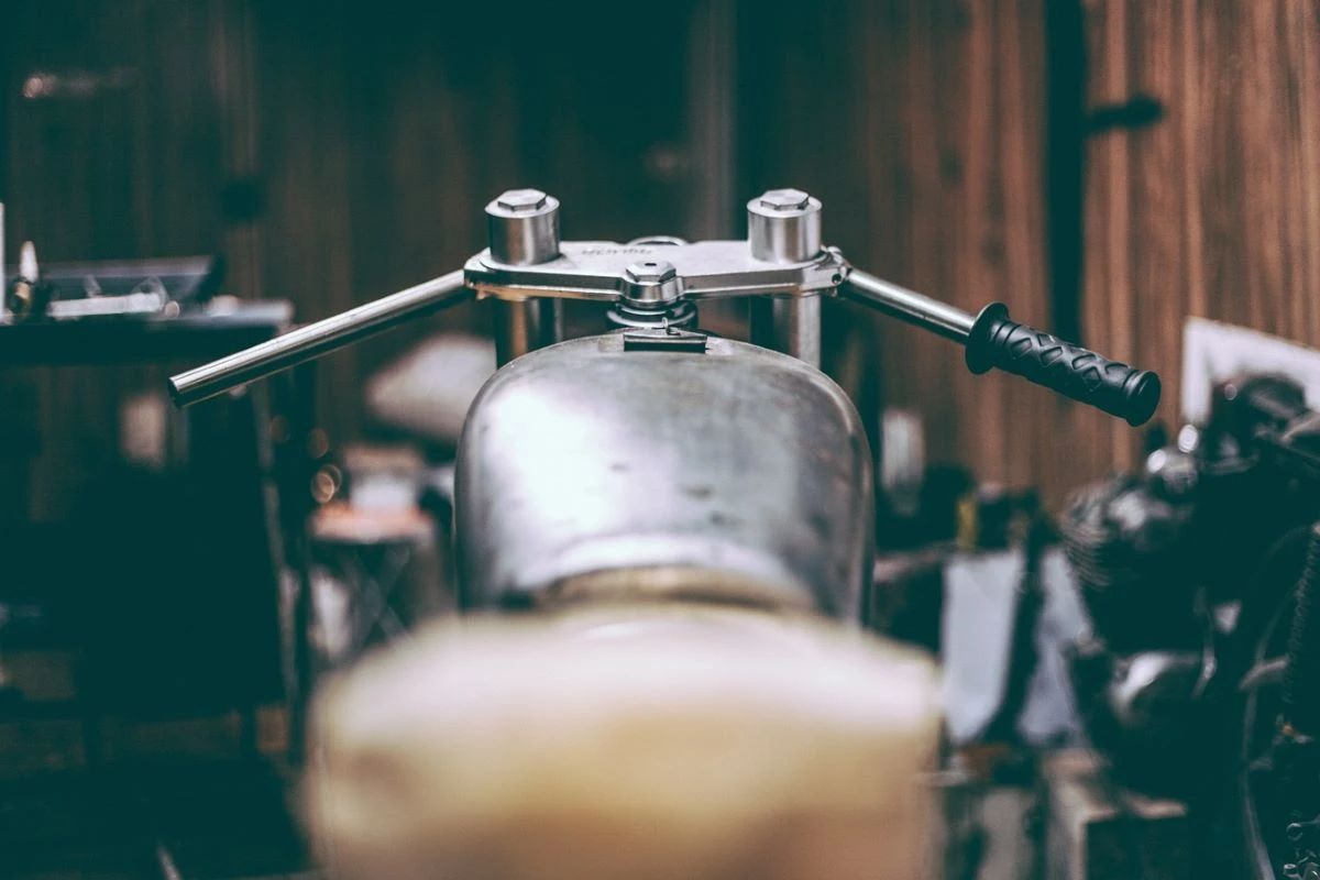 moto-deux-roues-garage