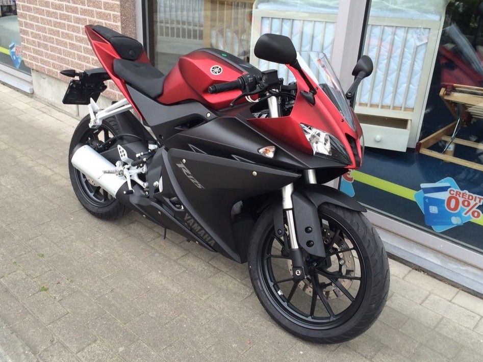 Prueba de la Yamaha YZF-R 125 2014