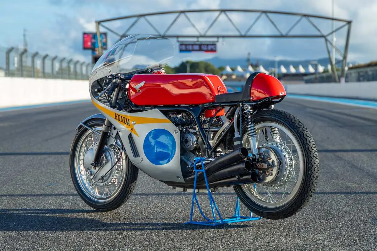 Présentation de la Honda 6 sur le circuit Paul Ricard