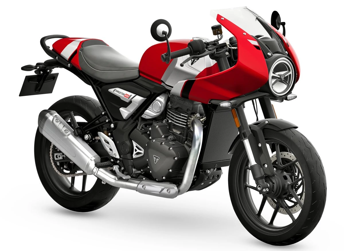 Une Triumph 400 Thruxton rouge