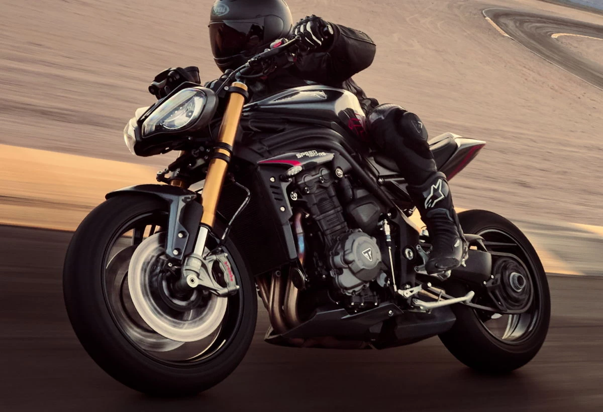Triumph Speed Triple 1200 RS 2025 sur circuit