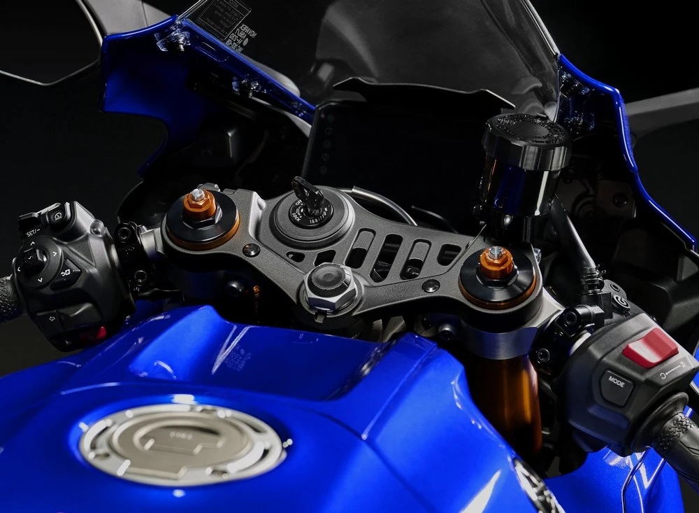 Le poste de conduite de la Yamaha 700 R7 de 2026.