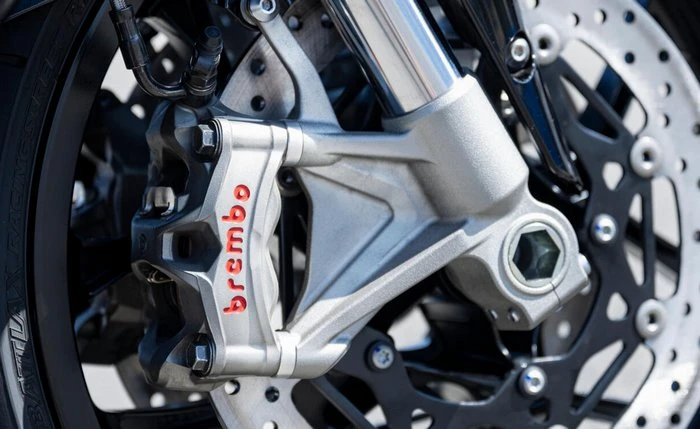 Yamaha R1 Race - Etriers Brembo Stylema