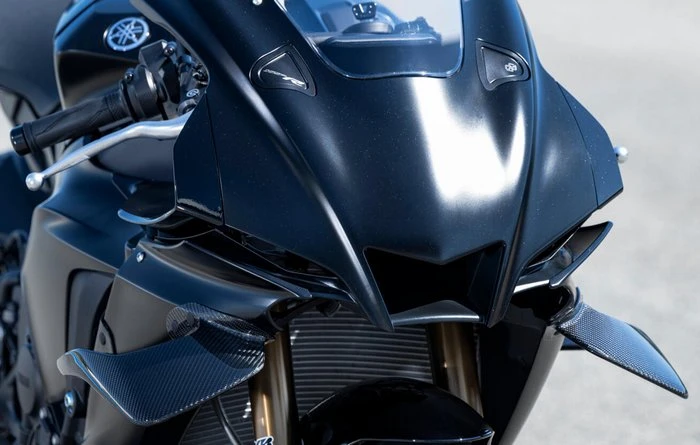 Yamaha R1 Race - ailerons en carbone